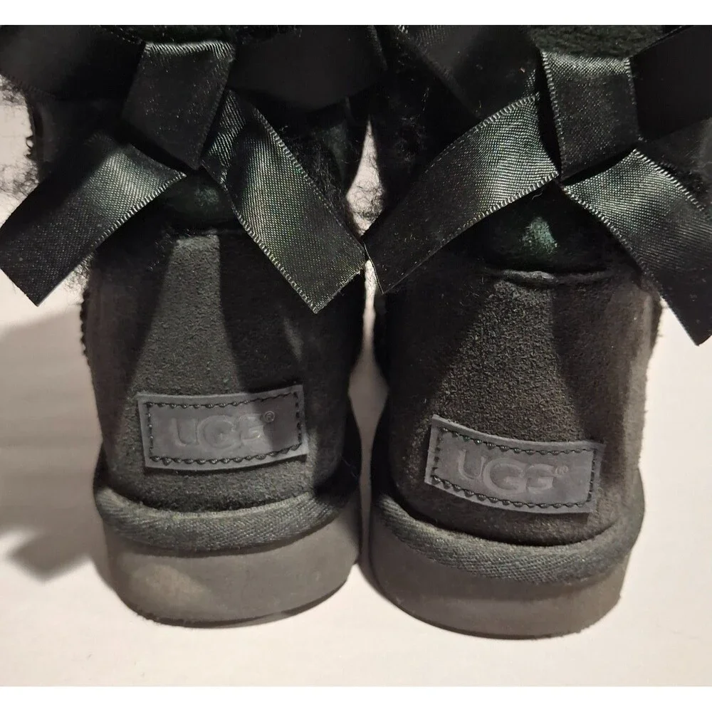 UGG Australia Bailey Bow II Women's Black Sheepskin Boots Size 8